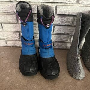 L.L. Bean waterproof winter kids snow boots size 12